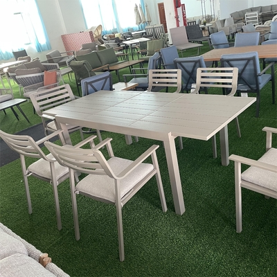 Sofá de alumínio de rotão de estilo moderno dobrado para o exterior