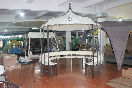 Quadro de aço 3 * 2.9M Padrão de trabalho aberto Spire Gazebo para jardim Alta energia personalizável