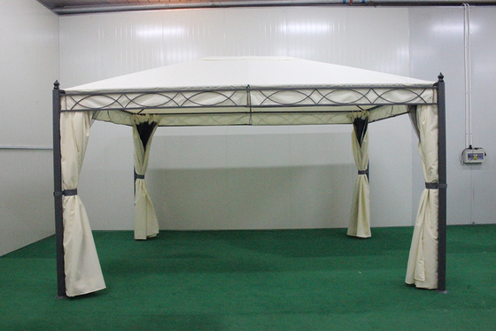 Pavilhão de mobiliário de jardim traseiro