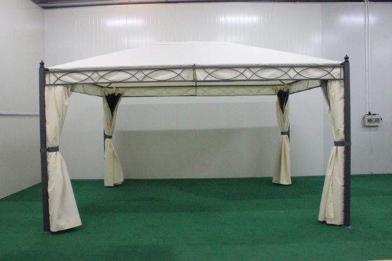 Pavilhão de mobiliário de jardim traseiro