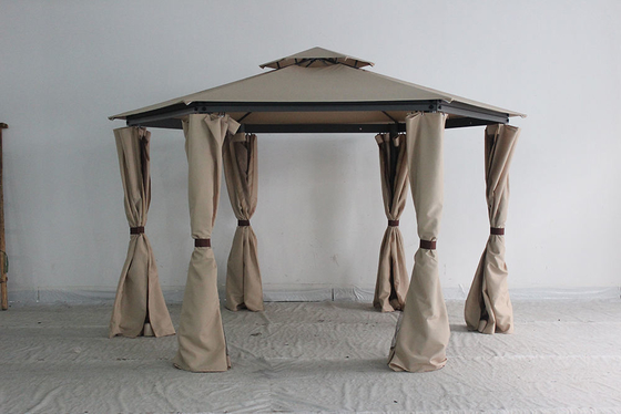 Gazebo de poliéster com mosquiteiro e cortinas laterais