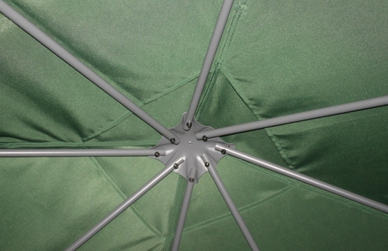 Área de abrigo para gazebo ao ar livre 3X3X2.6M com estrutura de metal de montagem fácil e paredes laterais
